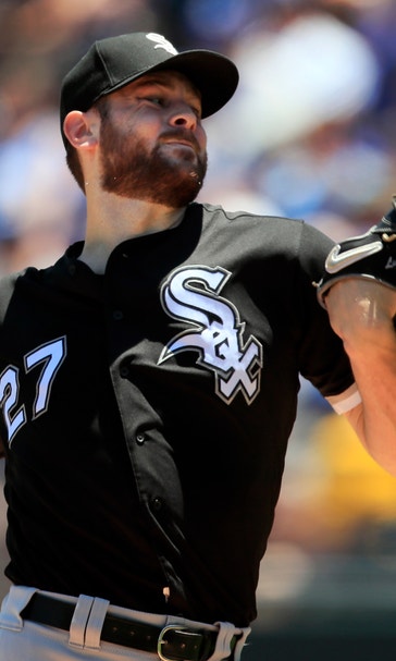 Giolito dominant in 7th straight win as White Sox top Royals